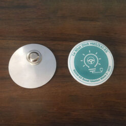 Huy hiệu mica cài áo bằng nam châm