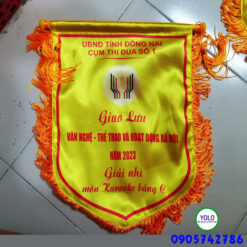 Cờ lưu niệm giá rẻ miễn phí thiết kế