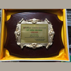 Bảng biểu dương gỗ đồng