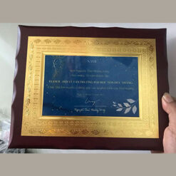 Bằng khen gỗ giá rẻ