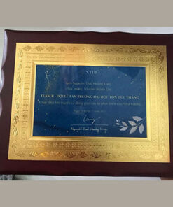 Bằng khen gỗ giá rẻ