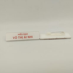 Huy hiệu mica tên cá nhân