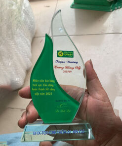 Kỷ niệm chương tặng nhân viên bán hàng xuất sắc nhất