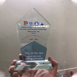 Kỷ niệm chương tặng thầy cô