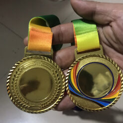Làm huy chương thể thao giá rẻ