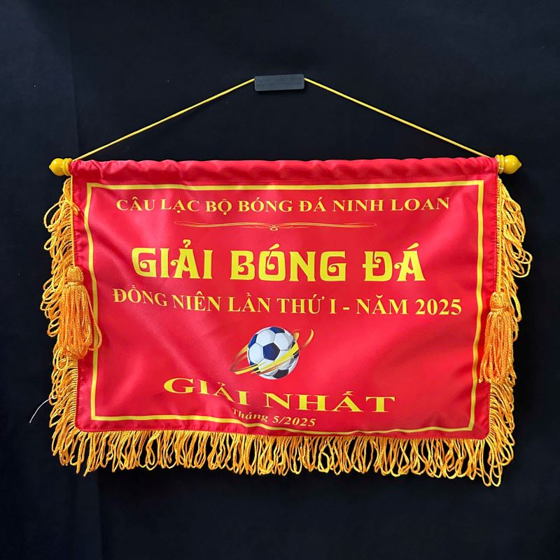 Cờ lưu niệm đá bóng câu lạc bộ