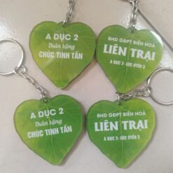 Móc khóa mica biên dạng chiếc lá