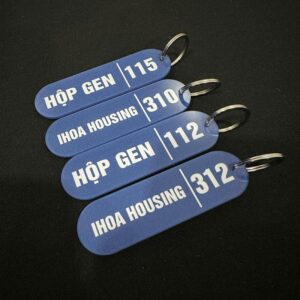 Móc khóa hình bầu dục in số phòng