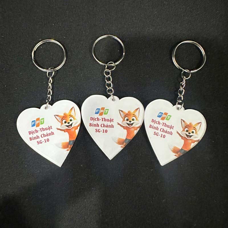 moc-khoa-mica-fpt-in-theo-yeu-cau Móc khóa mica hình trái tim in logo