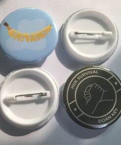 Logo nhựa tròn cài áo