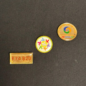 Huy hiệu kim loại phủ keo epoxy
