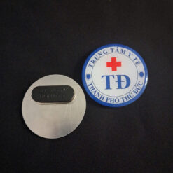 huy hiệu kim loại nam châm