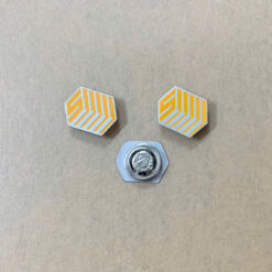 Huy hiệu kim loại nhân viên phủ keo