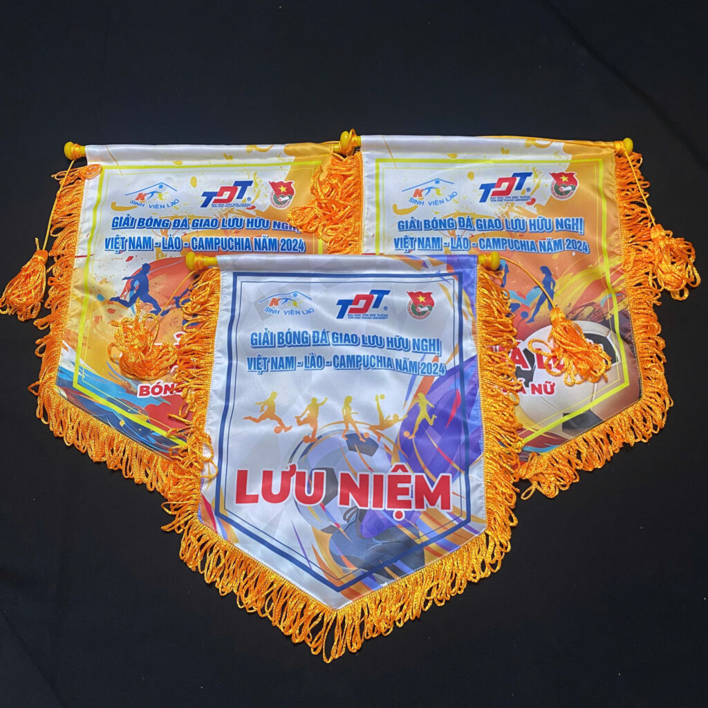 Thiết kế cờ lưu niệm đặc sắc