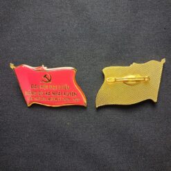 Huy hiệu kim loại ghim cài áo