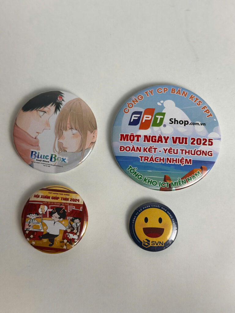 Huy Hiệu Nhựa Tròn Cài Áo-Balo Đẹp