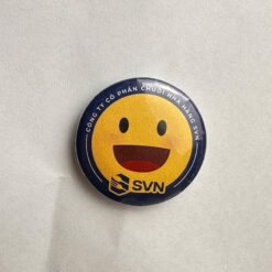 Huy hiệu nhựa ghim cài