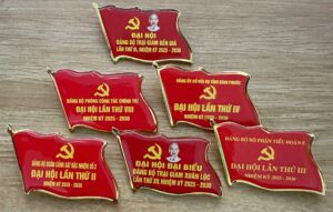 Làm huy hiệu cờ Đảng TP.HCM