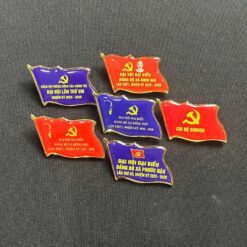 Huy hiệu cờ Đảng