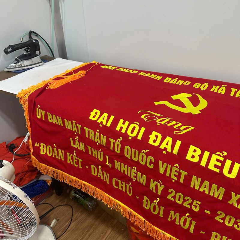 Bức trướng thêu theo yêu cầu