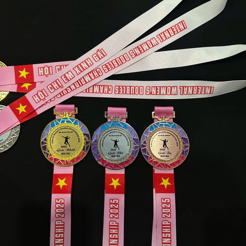 Huy chương làm theo yêu cầu