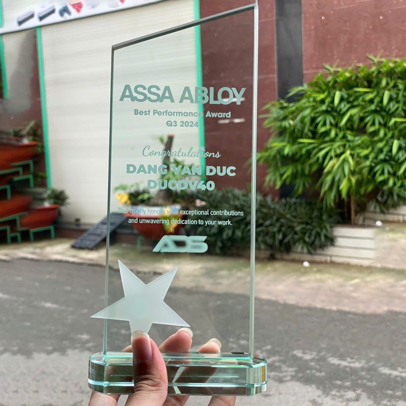 cup-chat-lieu-thuy-tinh-gia-re