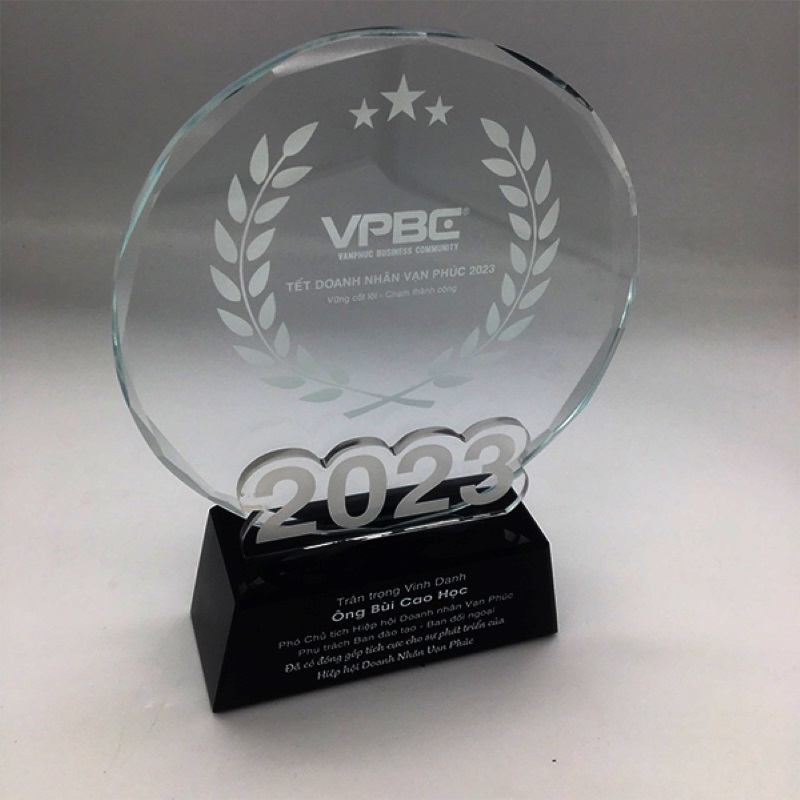 in-ky-niem-chuong-lay-lien Kỷ niệm chương Year end đẹp