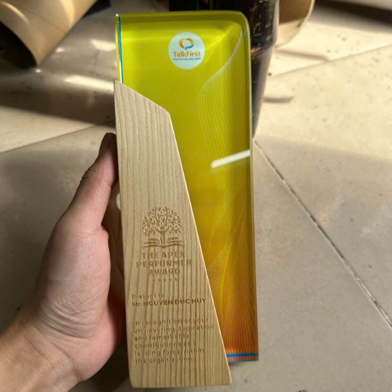 Kỷ niệm chương làm theo yêu cầu