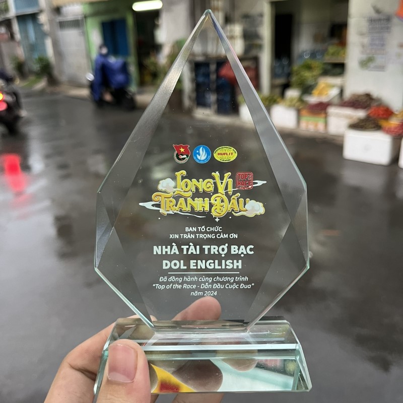 Kỷ niệm chương gấp theo yêu cầu