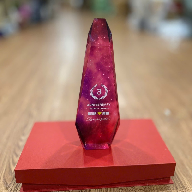 Mẫu Kỷ Niệm Chương Pha Lê