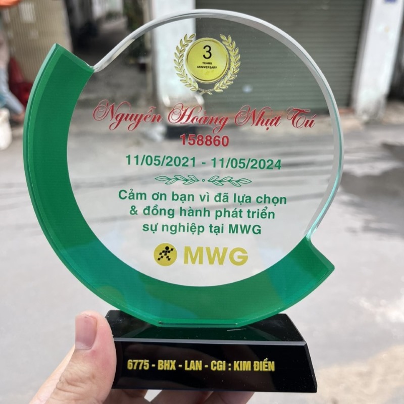 mau-ky-niem-chuong-tuyen-duong-nhan-vien Kỷ niệm chương Year end đẹp