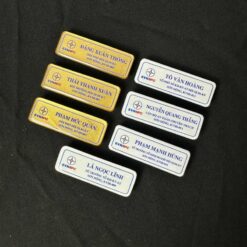 Bảng tên nhân viên cài áo