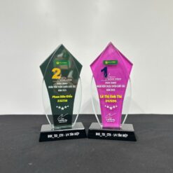 Kỷ niệm chương vinh danh nhân sự