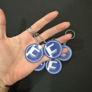 Móc khóa trường học in theo yêu cầu