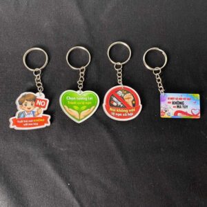 Móc khóa mica cắt theo viền