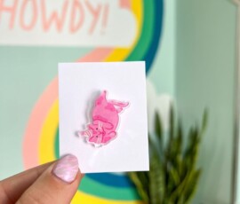 Huy hiệu mica giá rẻ